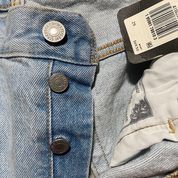 LEVI’S PREMIUM 501 '90S WOMEN'S SHORTS - Picture 7 of 9